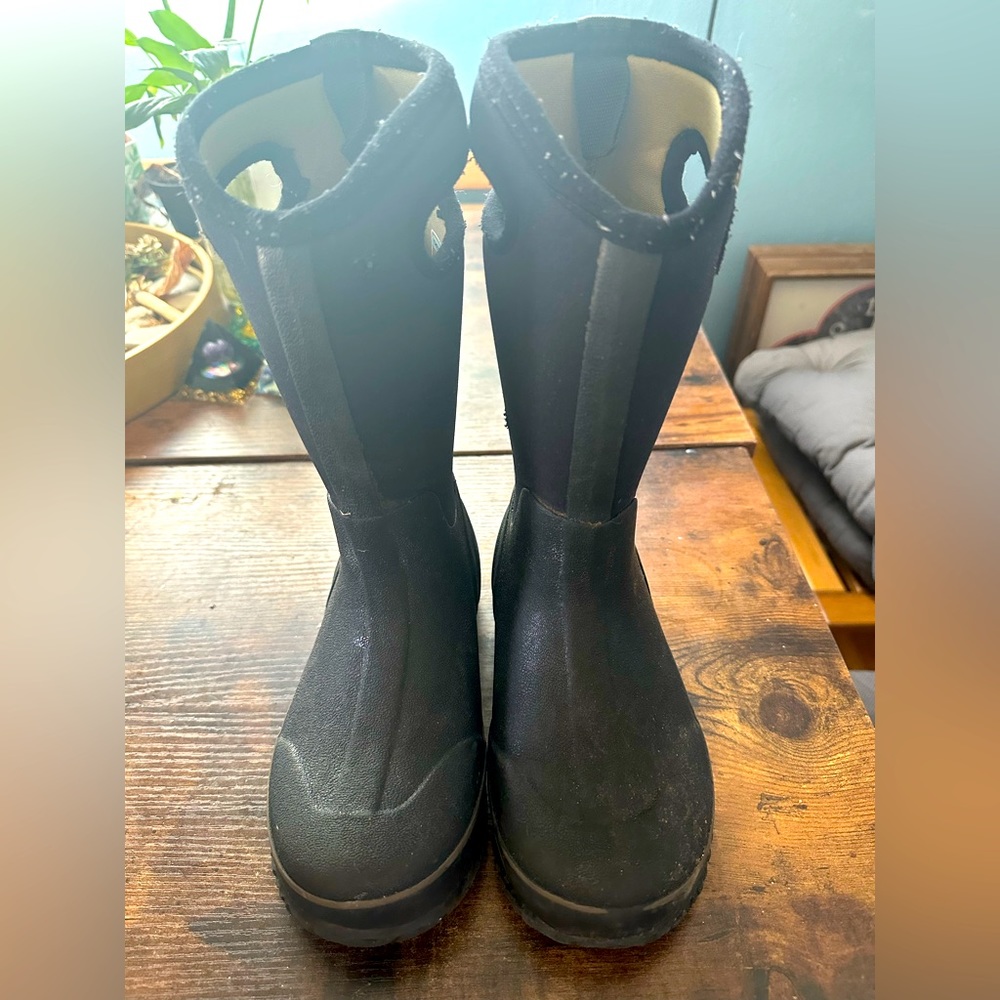 Black Bogs boots size 2 classic high handle
